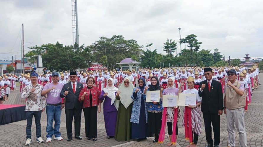 Foto: Tari Kolosal Jaipong Galuh Rahayu, Bupati Ciamis Ajak Generasi Muda Cintai Budaya Daerah