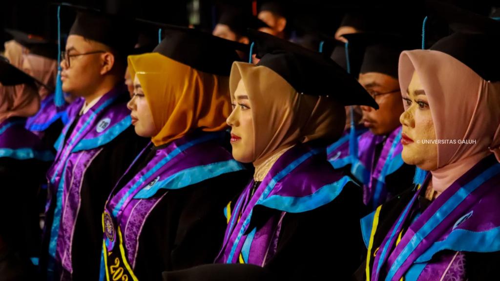 Wisuda ke-43 Universitas Galuh, Tekankan Nilai Budaya Kagaluhan untuk Indonesia Emas 2045