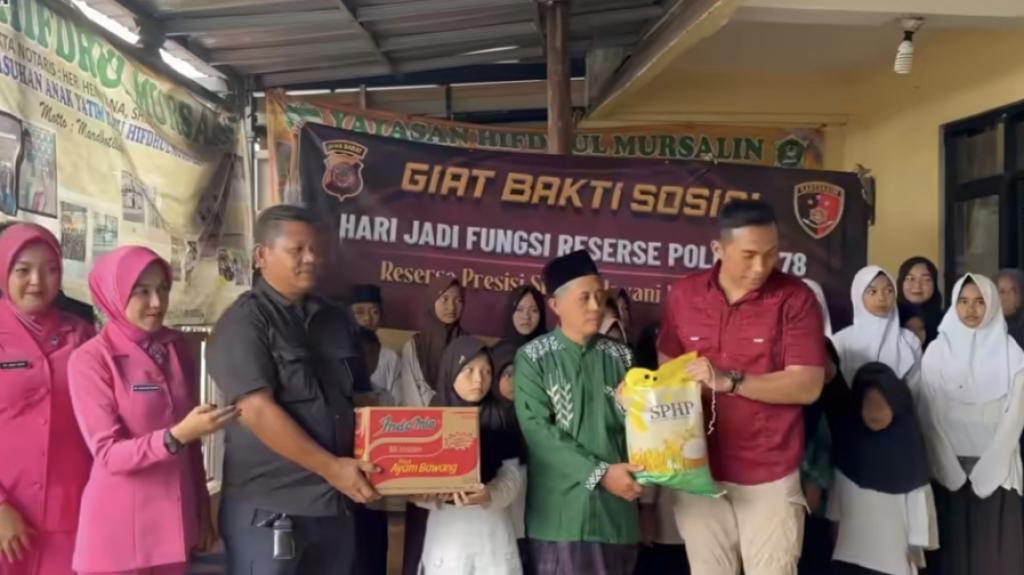 HUT Reserse ke-78, Satreskrim dan Satnarkoba Polres Tasikmalaya Kota Gelar Baksos ke Panti Asuhan dan Panti Jompo