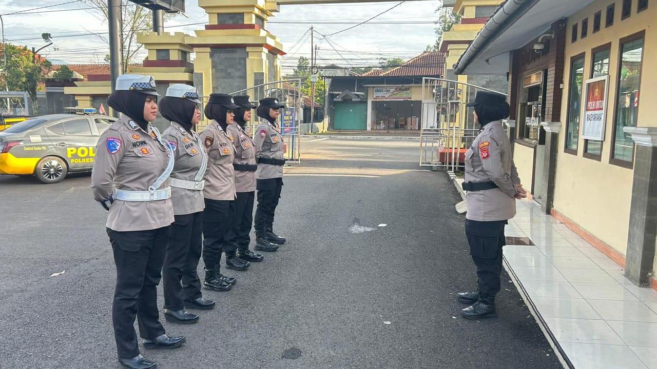 Patroli Mojang Lodaya Polres Ciamis Hadir Humanis di Tengah Aktivitas Warga