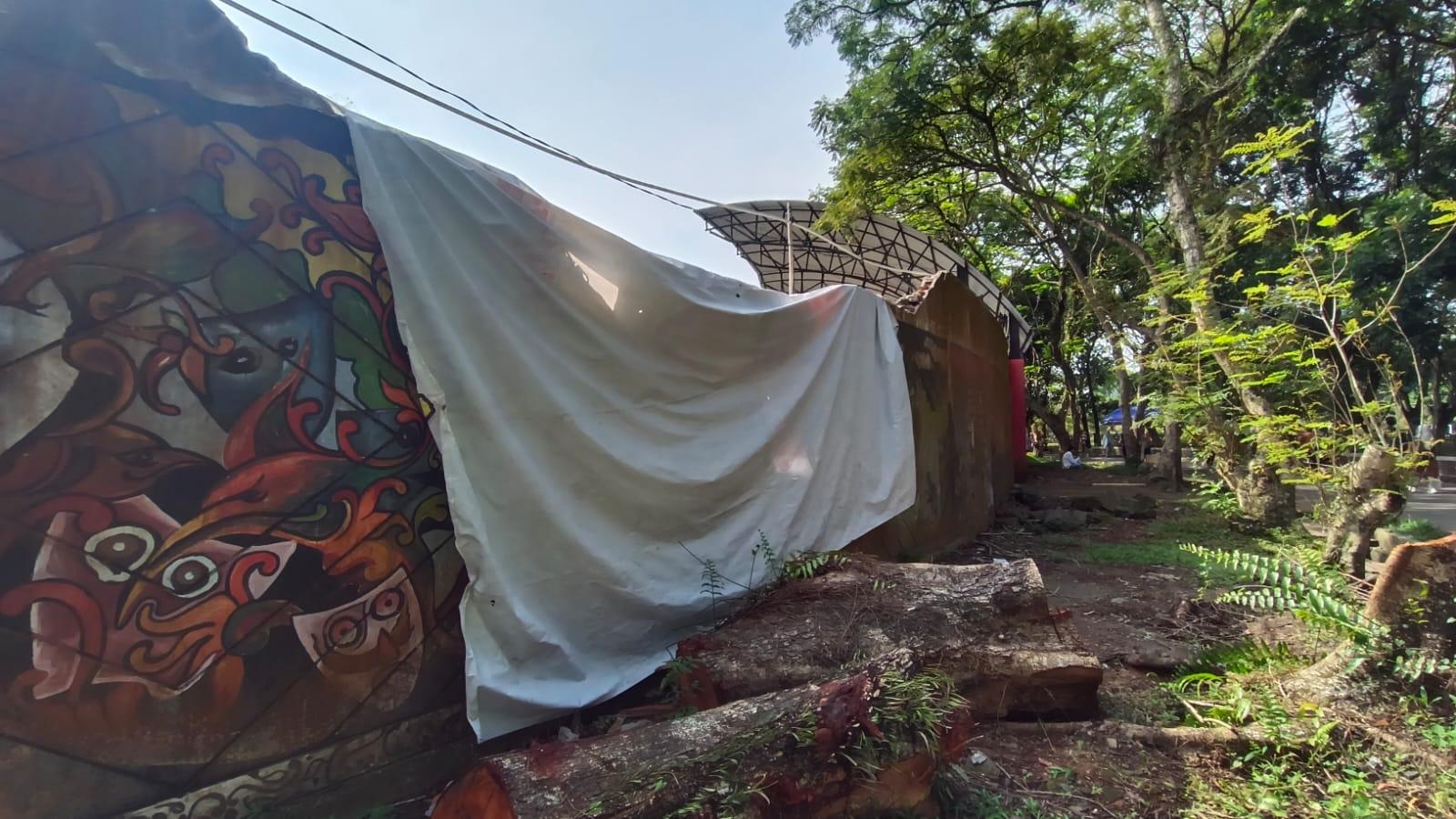 Target Beres April, UPTD Dadaha Percepat Perbaikan Tembok Stadion Wiradadaha yang Ambruk