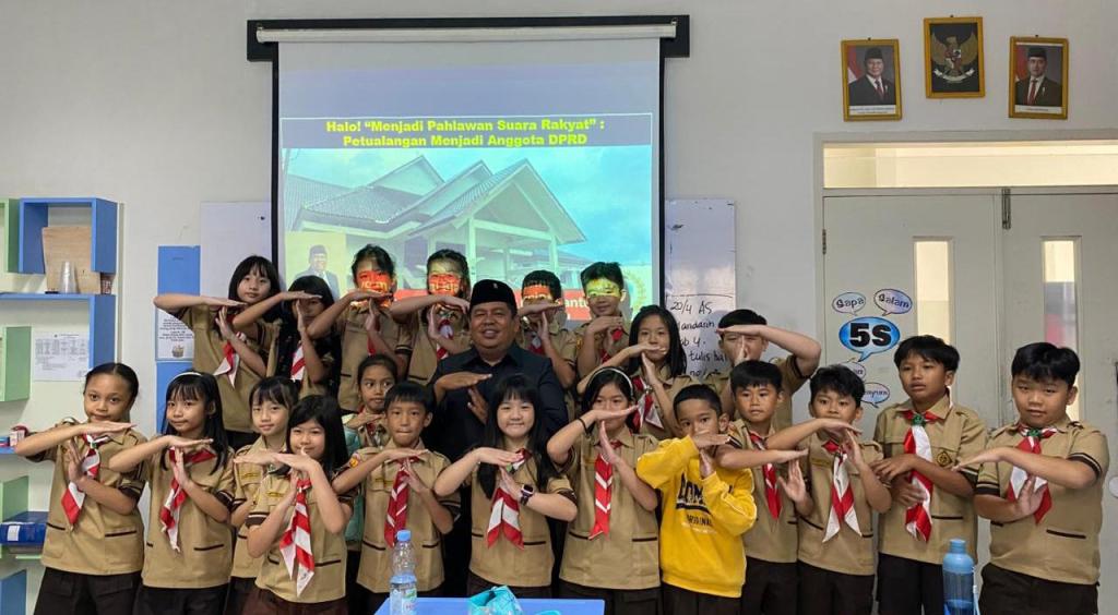 Kenalkan Peran Legislator di SD Joy Kids, Kepler Sianturi Dorong Program DPRD Goes to School