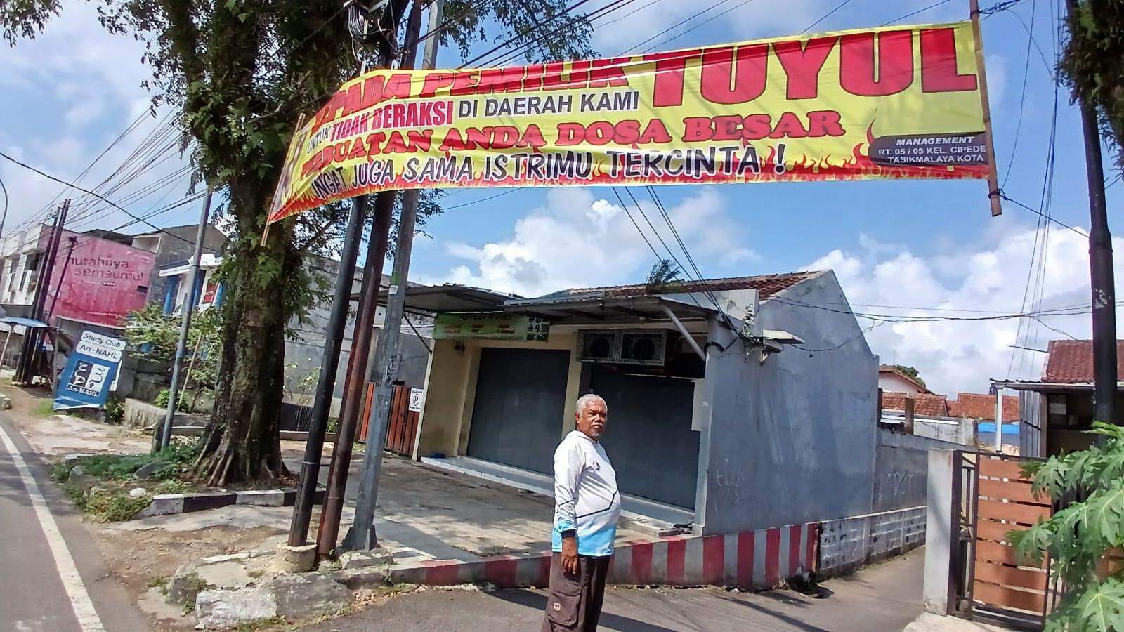 Warga Kebon Kembang Tasikmalaya Resah, Uang Hilang Misterius hingga Pasang Spanduk Tuyul Dilarang Beraksi