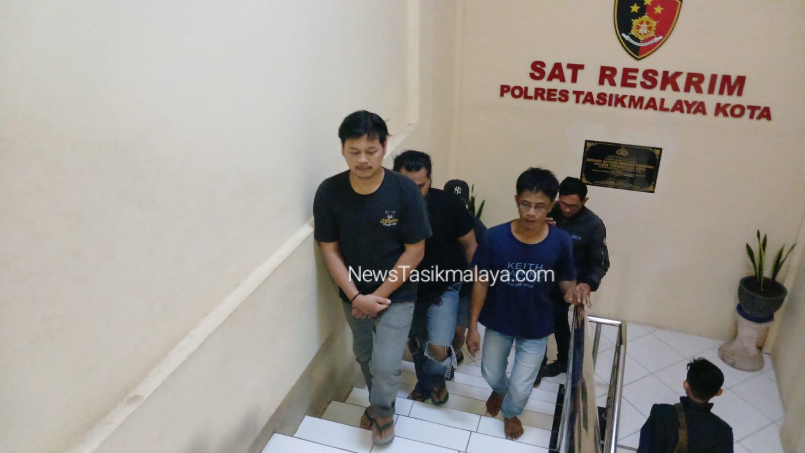 BREAKING NEWS: Pedagang Bakso Korban Dugaan Penculikan Berhasil Ditemukan, Kondisi Lemas Saat Tiba di Polres Tasikmalaya Kota