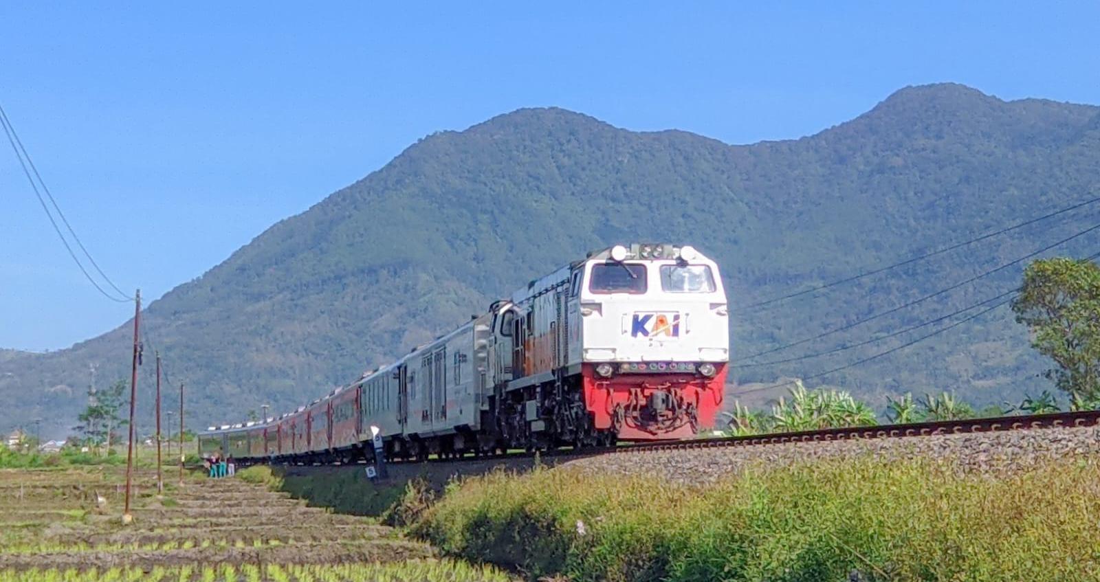 Perkuat Konektivitas Jawa, KAI Luncurkan KA Sangkuriang Relasi Bandung-Ketapang