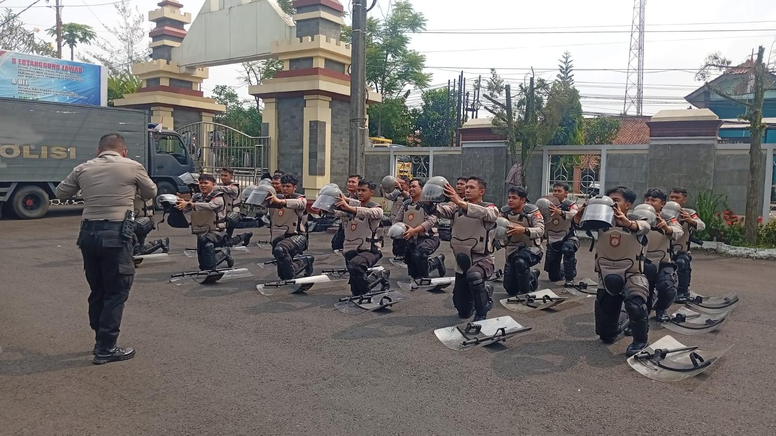 Asah Kesiapsiagaan Personel, Polres Ciamis Gelar Latihan Dalmas Antisipasi Gangguan Kamtibmas