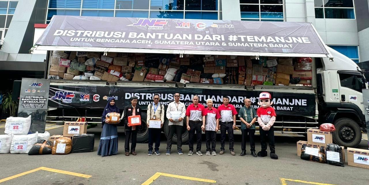 JNE Distribusikan Lebih dari 500 Ton Bantuan untuk Korban Bencana di Sumatera dan Aceh