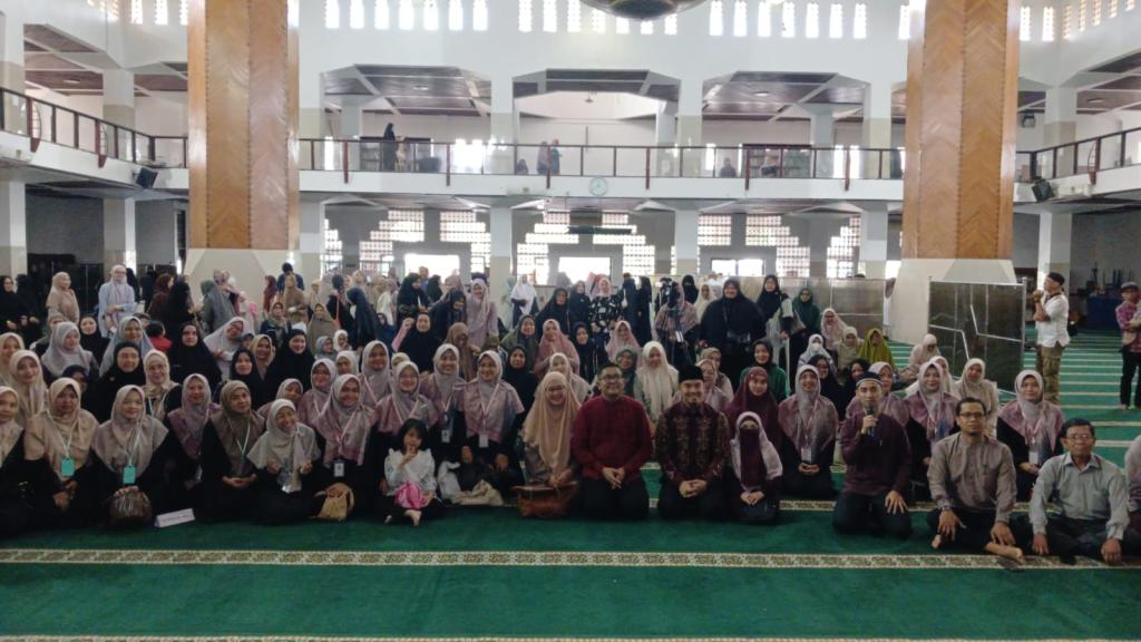 Kajian Akbar Collaboration in Harmony di Masjid Agung Tasikmalaya, Angkat Ketahanan Diri Hadapi Ujian Hidup
