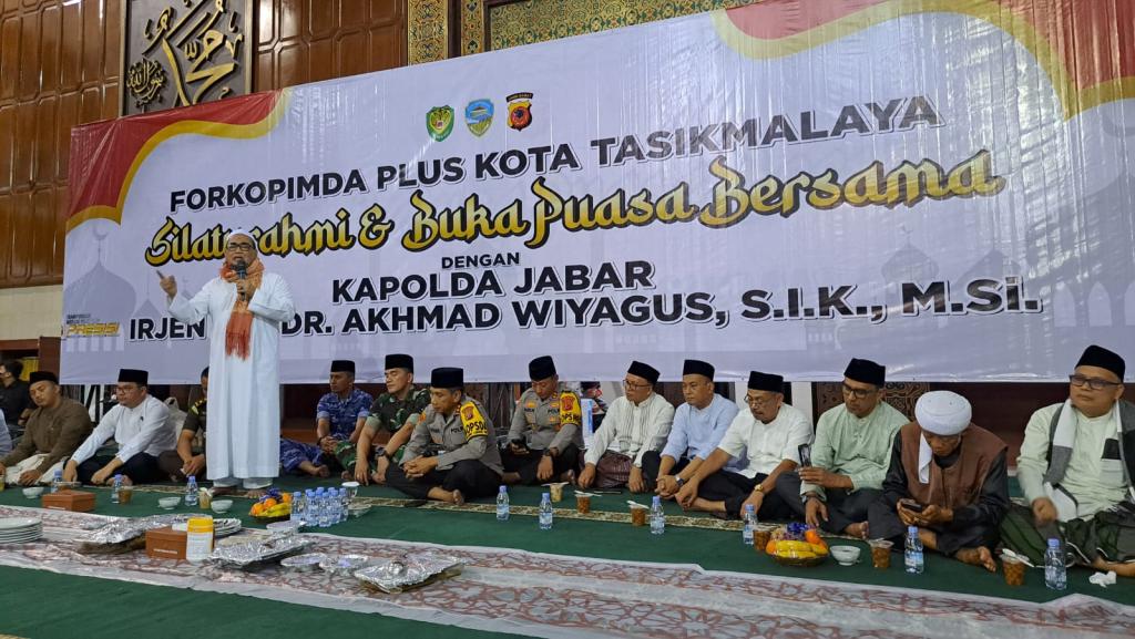 Kapolda Jabar Silaturahmi dan Buka Puasa Bersama di Masjid Agung Kota Tasikmalaya