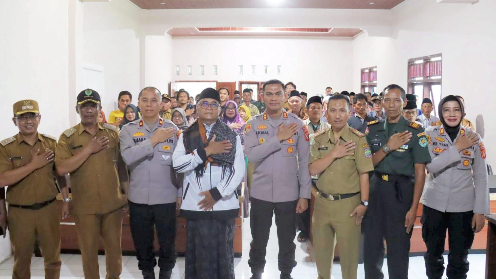 Kapolres Ciamis Gelar Ngariung Bareng dan Bhakti Kesehatan di Desa Selasari untuk Perkuat Hubungan dengan Masyarakat