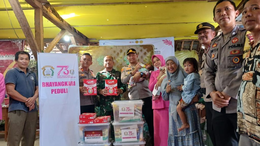 Kapolres Tasikmalaya Kota dan Bhayangkari Kunjungi Yayasan Yamu'ti, Beri Bantuan untuk Anak Yatim dan Bayi Telantar