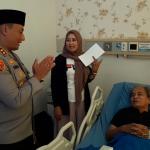 Kapolres Tasikmalaya Kota Jenguk Korlap Aksi Nanang Nurjamil Setelah Tumbang di Balai Kota