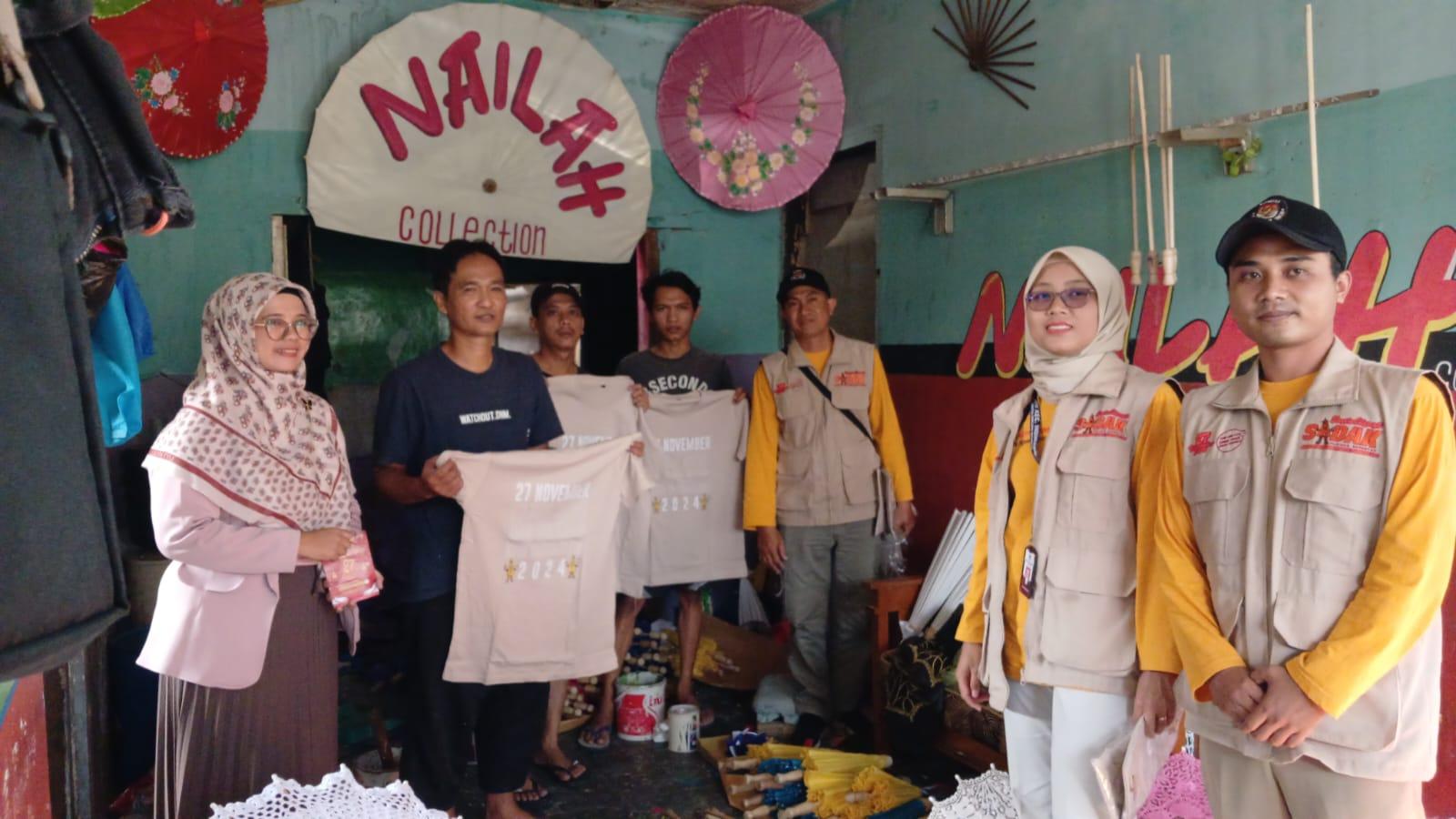KPU Kota Tasikmalaya Sosialisasikan Pilkada Serentak 2024 kepada Perajin Payung Geulis