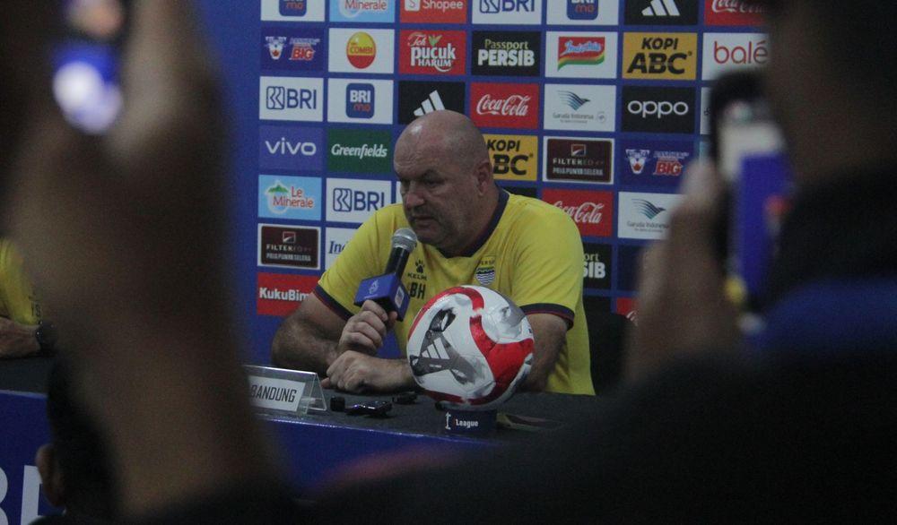 Bojan Hodak Ingatkan Pemain PERSIB Kendalikan Emosi Saat Hadapi Persija