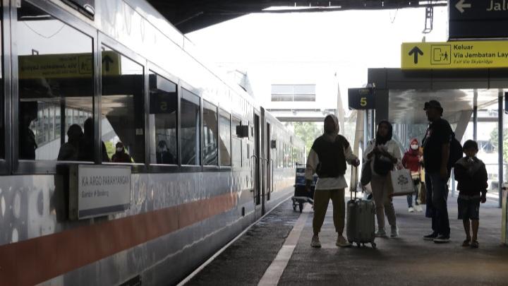 Legend KA Parahyangan Kembali Beroperasi 1 Februari 2025, Hadirkan Layanan Modern dan Nyaman