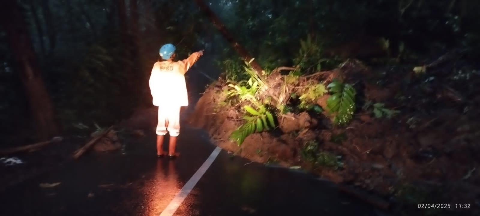Longsor di Tiga Titik, Akses Pamarican-Pangandaran Lumpuh Total