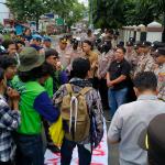 Mahasiswa dan Aktivis Lingkungan Geruduk Bale Kota–DPRD Kota Tasikmalaya, Desak Pemerintah Atasi Pencemaran TPA Ciangir