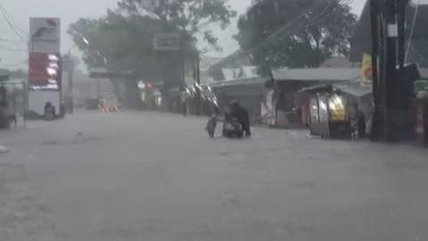 Mirip Lautan! Jalan A.H. Nasution Mangkubumi Kembali Banjir, Kendaraan Banyak yang Mogok