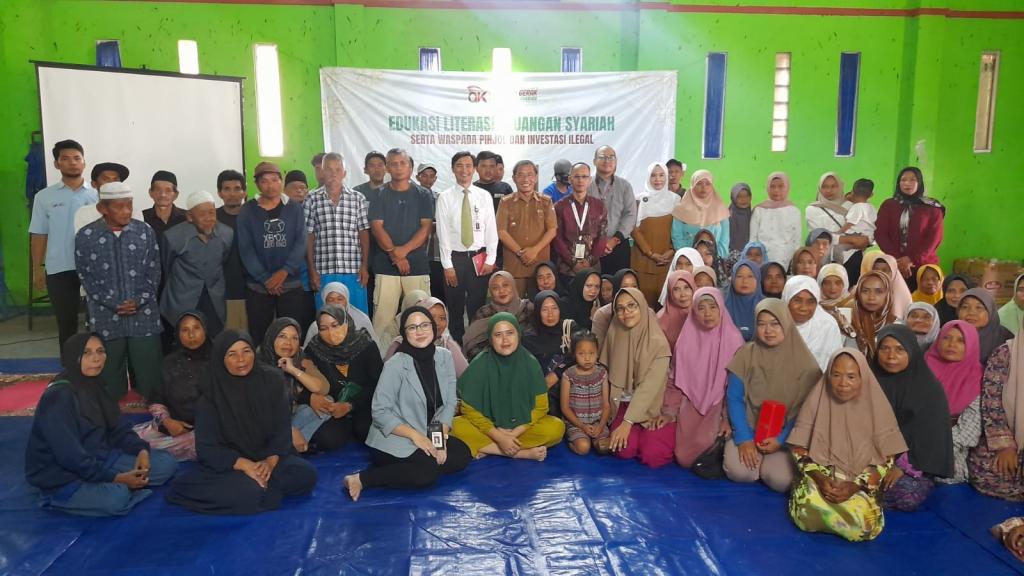 OJK Tasikmalaya dan BSI Sosialisasikan Literasi Keuangan Syariah bagi Pengungsi Bencana di Cineam