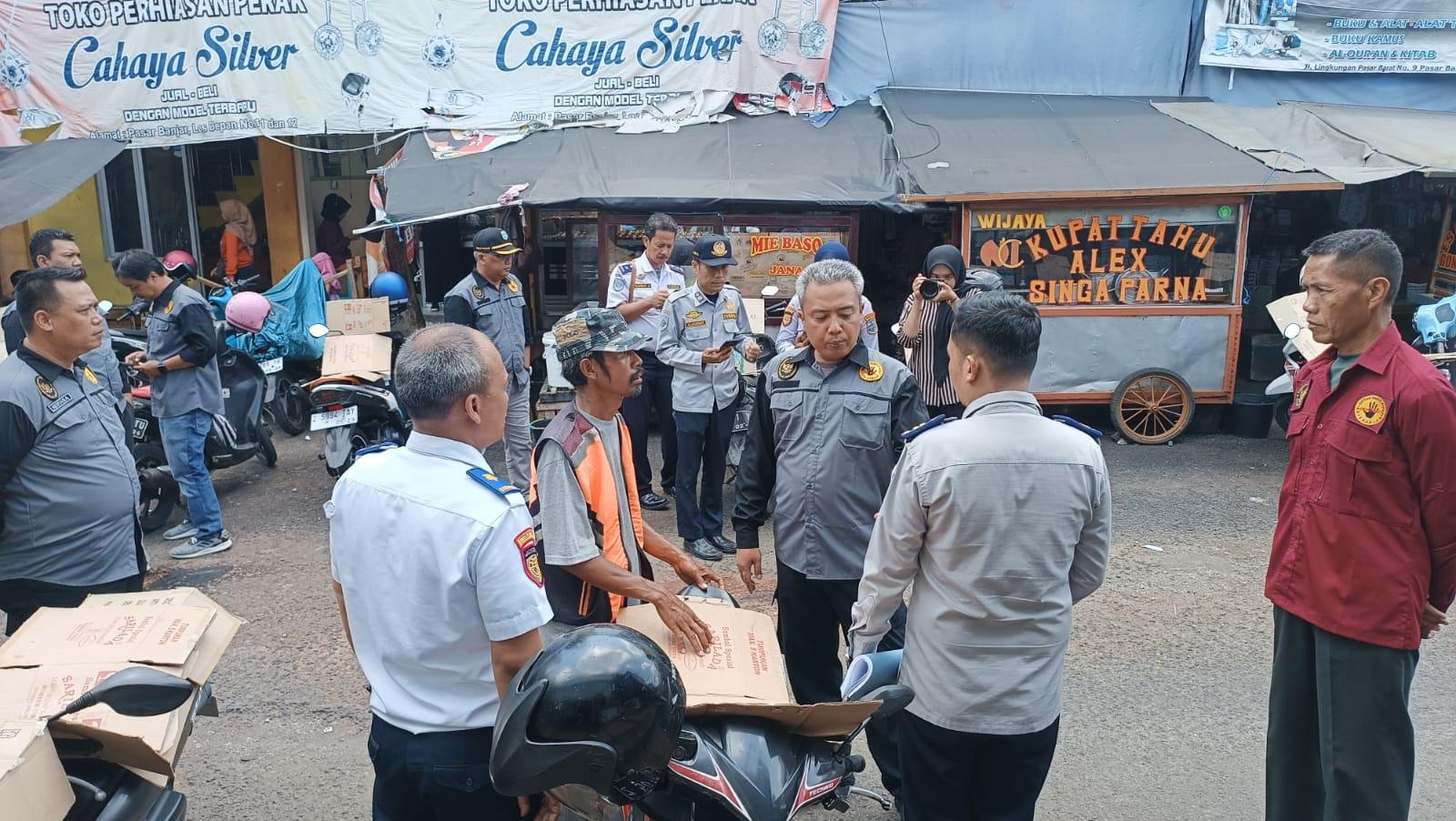 Penertiban Juru Parkir Liar di Pasar Banjar, Dishub dan Tim Saber Pungli Akan Beri Sanksi Tegas