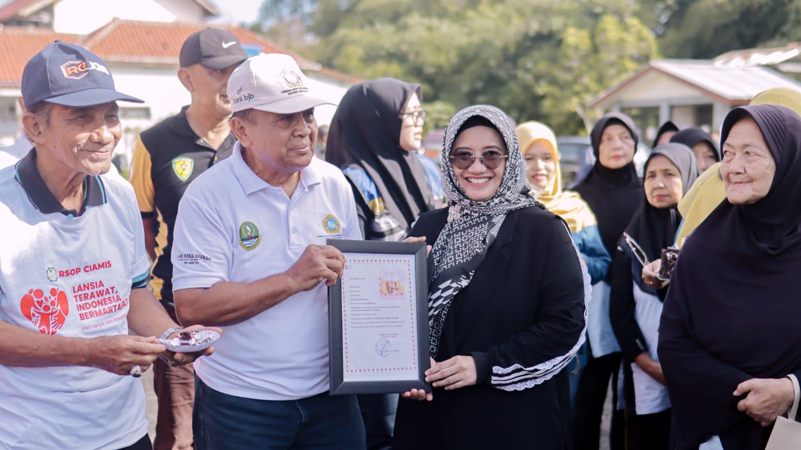 Peringatan HLUN ke-29, Tebar Cinta untuk Lansia Lewat Satu Surat Sejuta Senyum