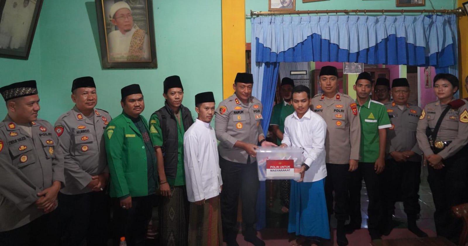 Peringati HUT ke-79 Bhayangkara, Polres Tasikmalaya Kota Gelar Bakti Sosial Religi di Ponpes Al-Ittihad Purbaratu