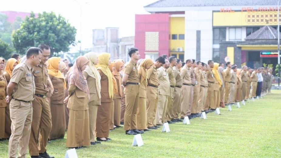 Pj Wali Kota Tasikmalaya Pimpin Apel Pagi Gabungan, Tekankan Sinergi dalam Transisi Pemerintahan