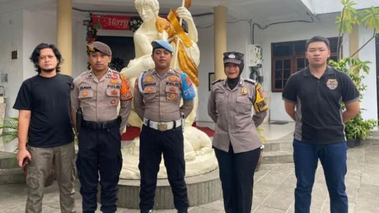 Polres Ciamis Lakukan Pengamanan di Gereja Santo Yohanes Pembabtis untuk Berikan Rasa Nyaman Ibadah Umat Kristiani