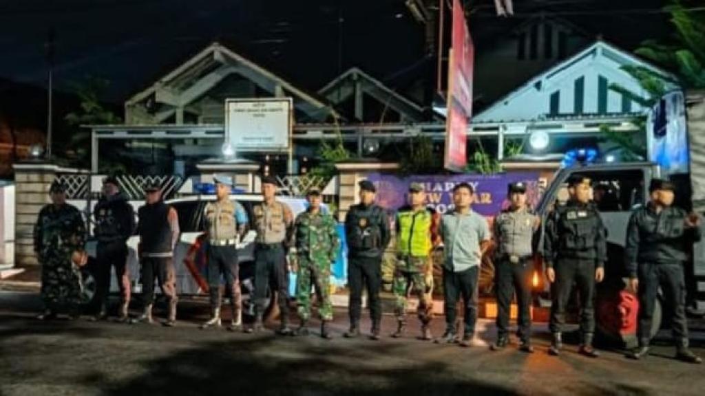 Polsek Ciamis Bersama TNI Gelar Patroli Gabungan untuk Antisipasi Gangguan Kamtibmas
