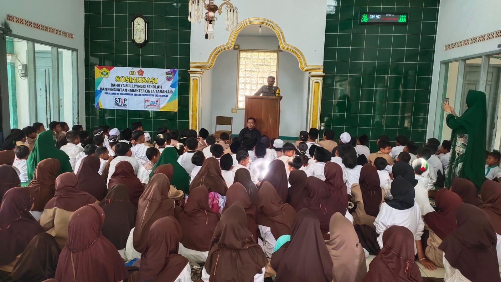 Polsek Panjalu Ciamis Berikan Penyuluhan Bahaya Bullying di MI Hegarmanah