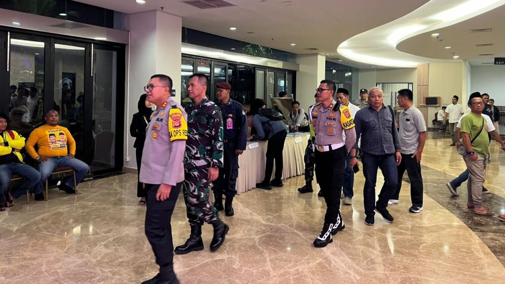 Ratusan Personel Polres Tasikmalaya Kota Amankan Debat Publik Terakhir Pilkada 2024