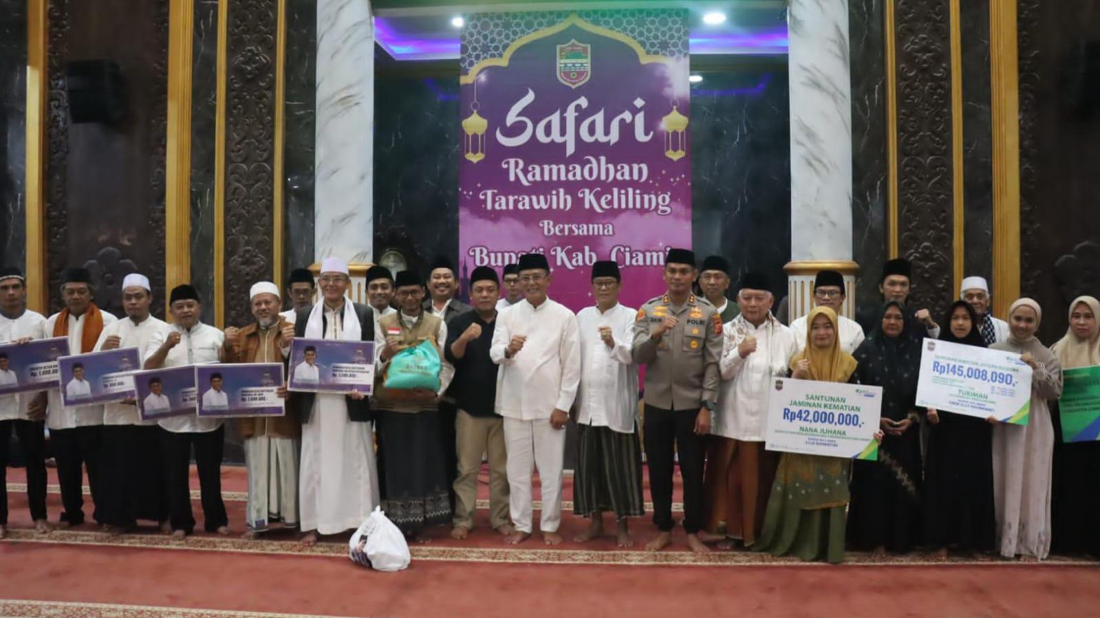 Safari Ramadan, Kapolres Ciamis dan Forkopimda Tarawih Bersama di Masjid Besar Panjalu