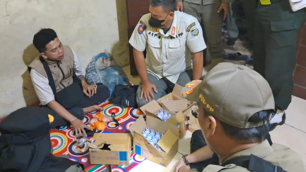 Satpol PP Kabupaten Tasikmalaya Grebek Pengedar Minuman Beralkohol