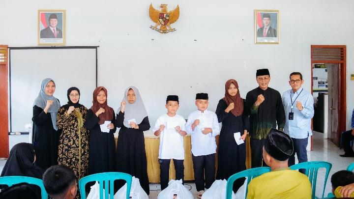 Gandeng BJB dan Baznas, Bupati Herdiat Salurkan Santunan di Tiga Kelurahan Ciamis