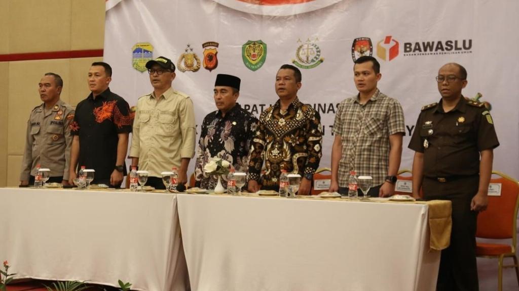 Sekda Tasikmalaya Mohammad Zen Pimpin Rapat Koordinasi Desk Pilkada 2024