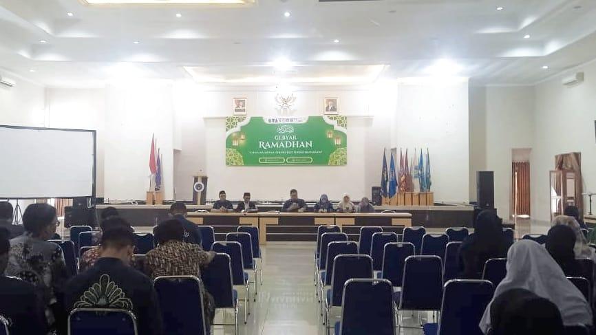 STIKes Muhammadiyah Ciamis Gelar Gebyar Ramadan dan Salurkan Zakat Fitrah