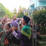Tangis Haru Iringi Keberangkatan 435 Jemaah Calon Haji Kloter 19 Ciamis