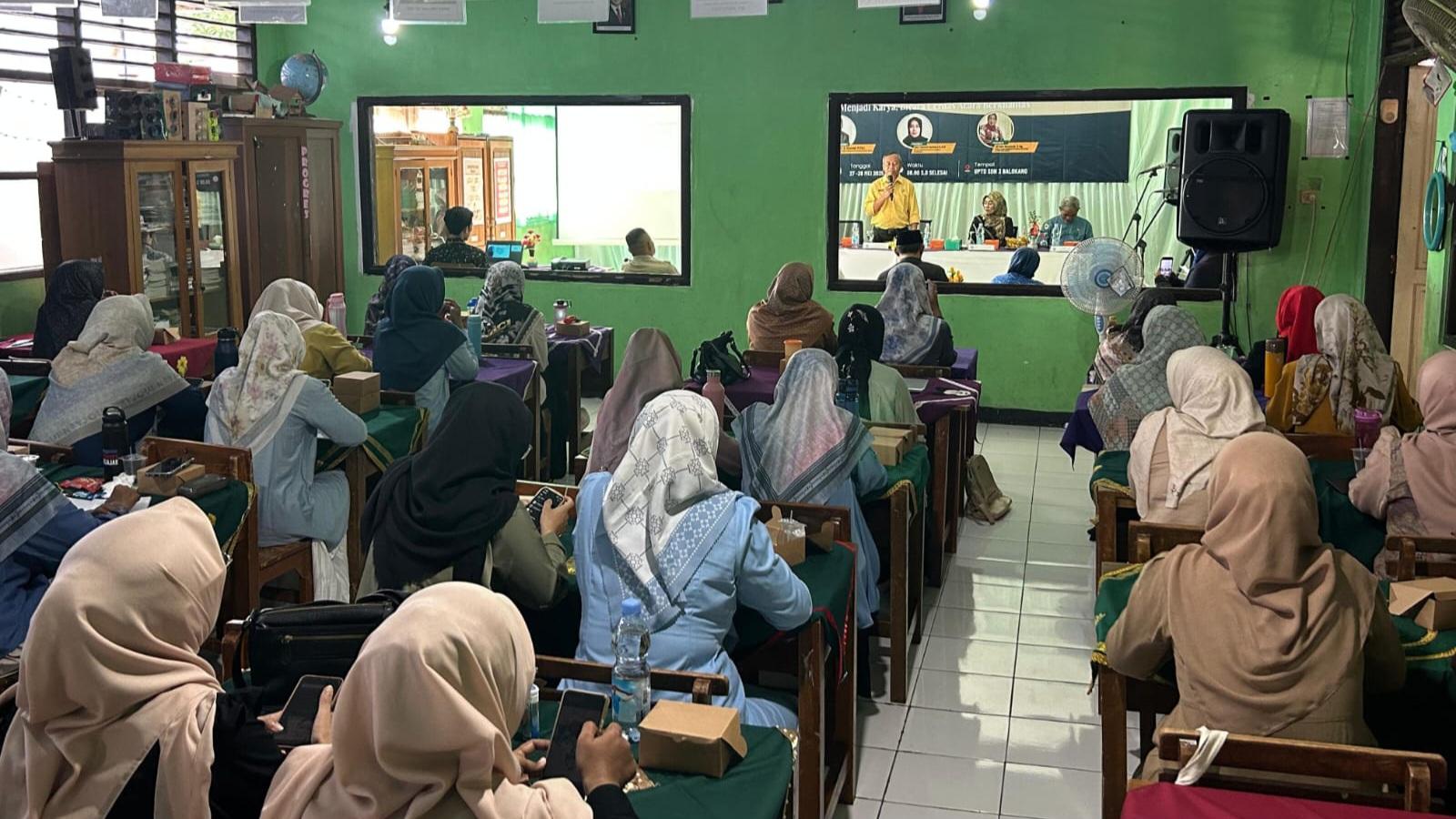 Tingkatkan Kompetensi, Guru di Kota Banjar Gelar Pelatihan Public Speaking