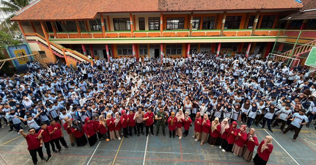 TNI-Polri di Tasikmalaya Sosialisasikan Bahaya Pergaulan Bebas dan Bullying kepada Siswa SMP