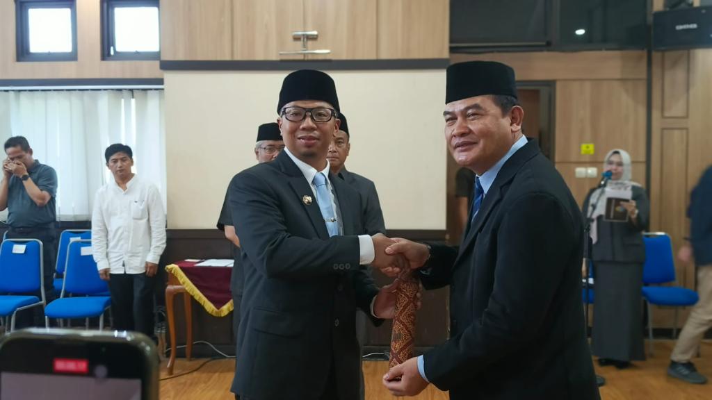 Viman Lantik Maman R. Setiadi Jadi Kadisdukcapil Kota Tasikmalaya