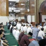 Wali Kota Tasikmalaya Salat Idul Adha 1446 H di Masjid Agung dan Serahkan Bantuan Sapi Kurban